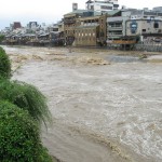 大雨特別警報発令す