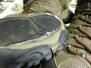 メレル破れる