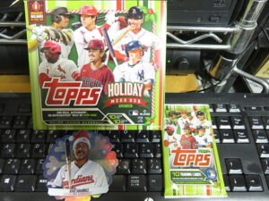2023 MLB Topps Horiday Mega Box