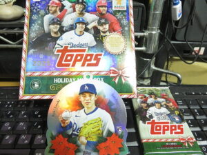2025 MLB Topps Holiday MegaBox